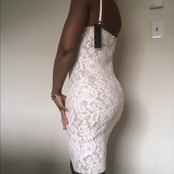Revamped white lace mini dress - Picture 5 of 5